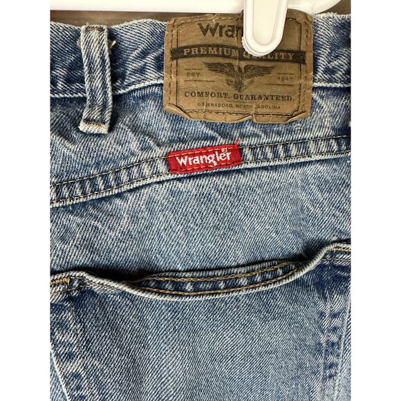 Men’s Wrangler Light Wash ‘Regular Fit’ 100& Cotton Blue Jeans Denim Size 40x30 - Picture 9 of 9